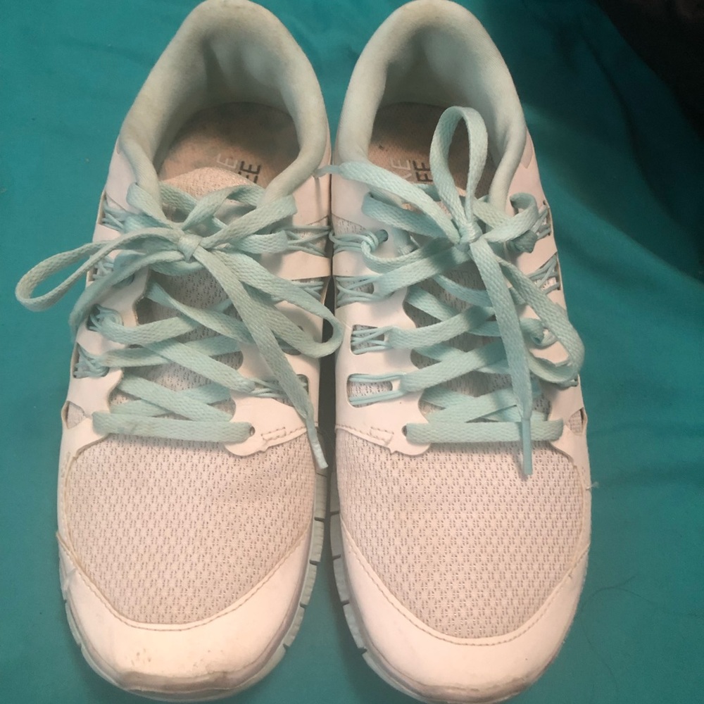 Tiffany’s blue leopard Nike frees